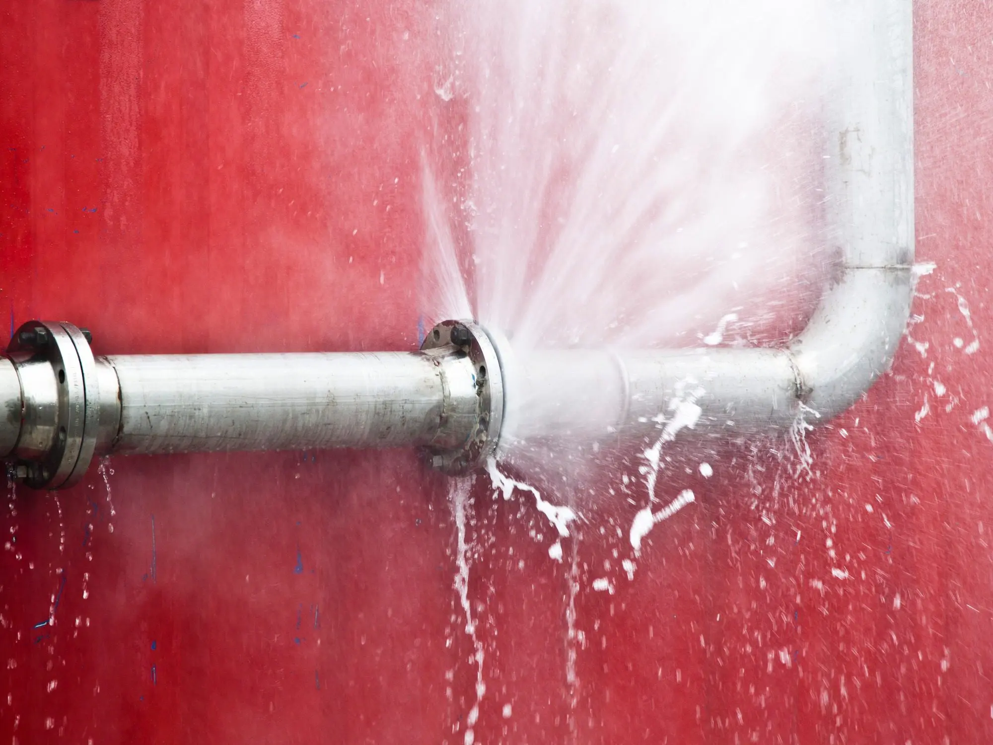 Burst pipe mistakes, Water damage avoidance, Pipe burst response, West Palm Beach water damage, Mold prevention, Edwards Property Remediation, Emergency plumbing